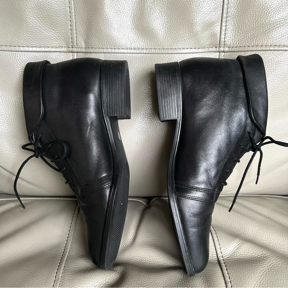 ST. JOHN'S BAY Black Leather Boots Sz 8.5 M Lace Up Ankle Y2K Retro Preppy Goth - Picture 4 of 15